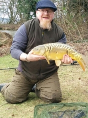 Jon Shaw managed to fifght his way to the pool at Skilts to bag a few carp.Feb 2016.