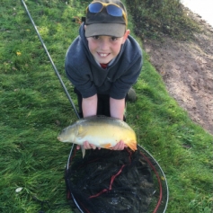 Young Dan Collings made his first visit to our pool at Bradley Green, he pole fished pellet and was rewarded with this 9lb 10oz mirror carp. Not bad for end OCT. Well done Dan.